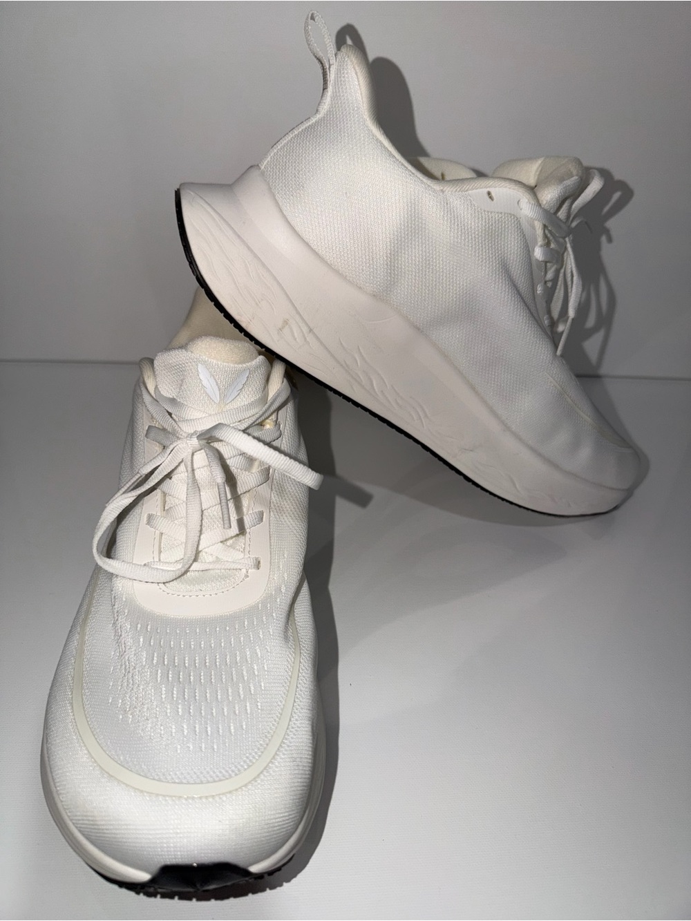 Veloci Men's Athletic Running Shoes - White/Cream
